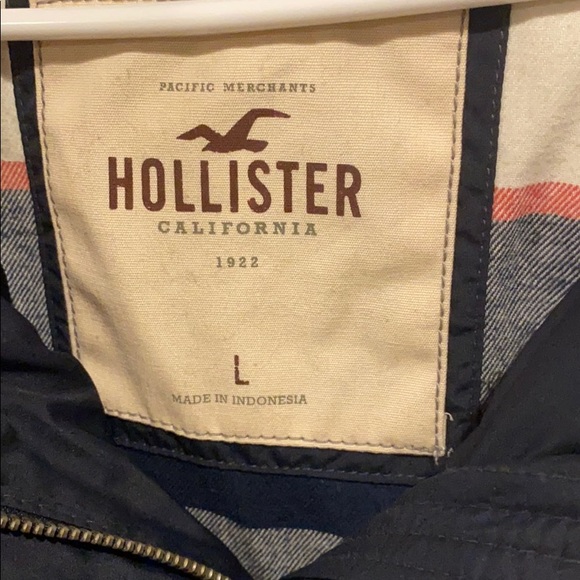 Hollister Puffer Jacket - Picture 3 of 4